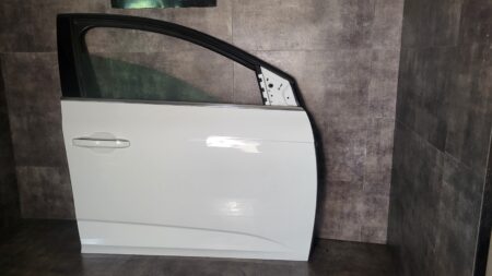 801001148R Türe vorne rechts Renault Megane 4